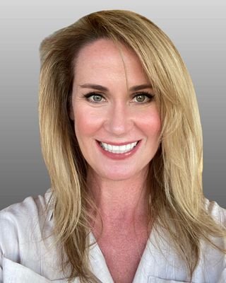 Adriane Schmitt Adriane Schmitt